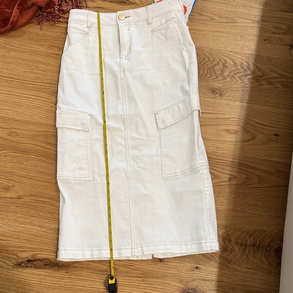 Democracy White Denim Skirt Size 6 - Picture 9 of 10